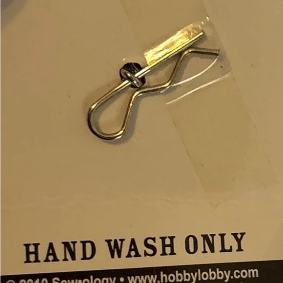 Green Crystal Fashion Button - Picture 2 of 2